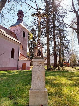 Kostel Nejsvětější Trojice v Libníči, kde byl pokřtěn