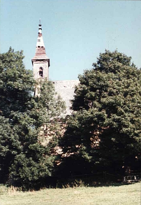 Na fotografii z roku 1988 zachytil chátrající kostel ve Svatém Tomáši