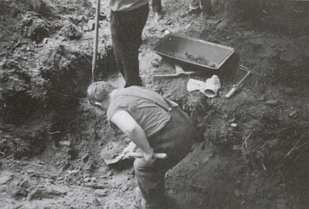 Jeho snímek zachycuje začátek exhumace v Grubergu