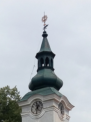 Věžní helmice kostela byla po zrušení kláštera převezena v roce 1789 do Hodňova a dodnes ji vidíme na zdejším kostele Nejsvětější Trojice