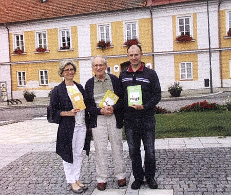 S Herbertem Sailerem a jeho dcerou na náměstí v Kaplici